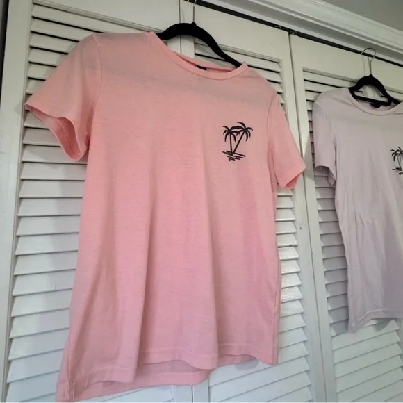 4 t-shirts - Picture 5 of 8